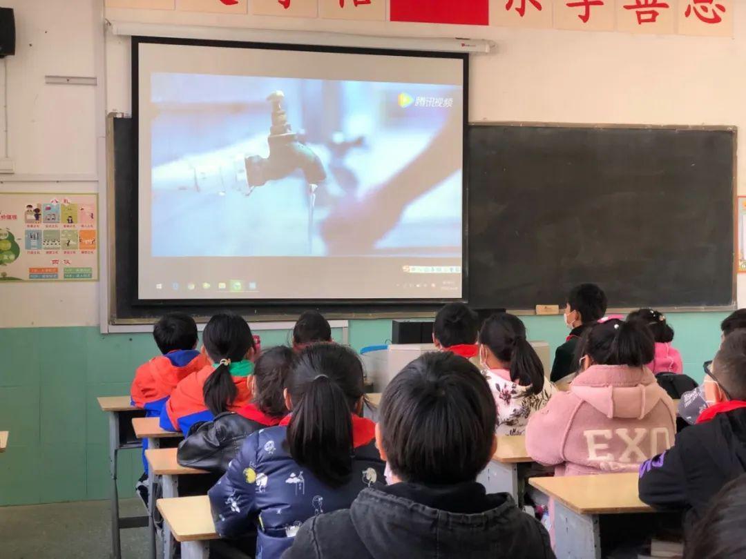 民间故事：男子得怪病，家人多方求医无果，和尚直言：迎娶娇妻